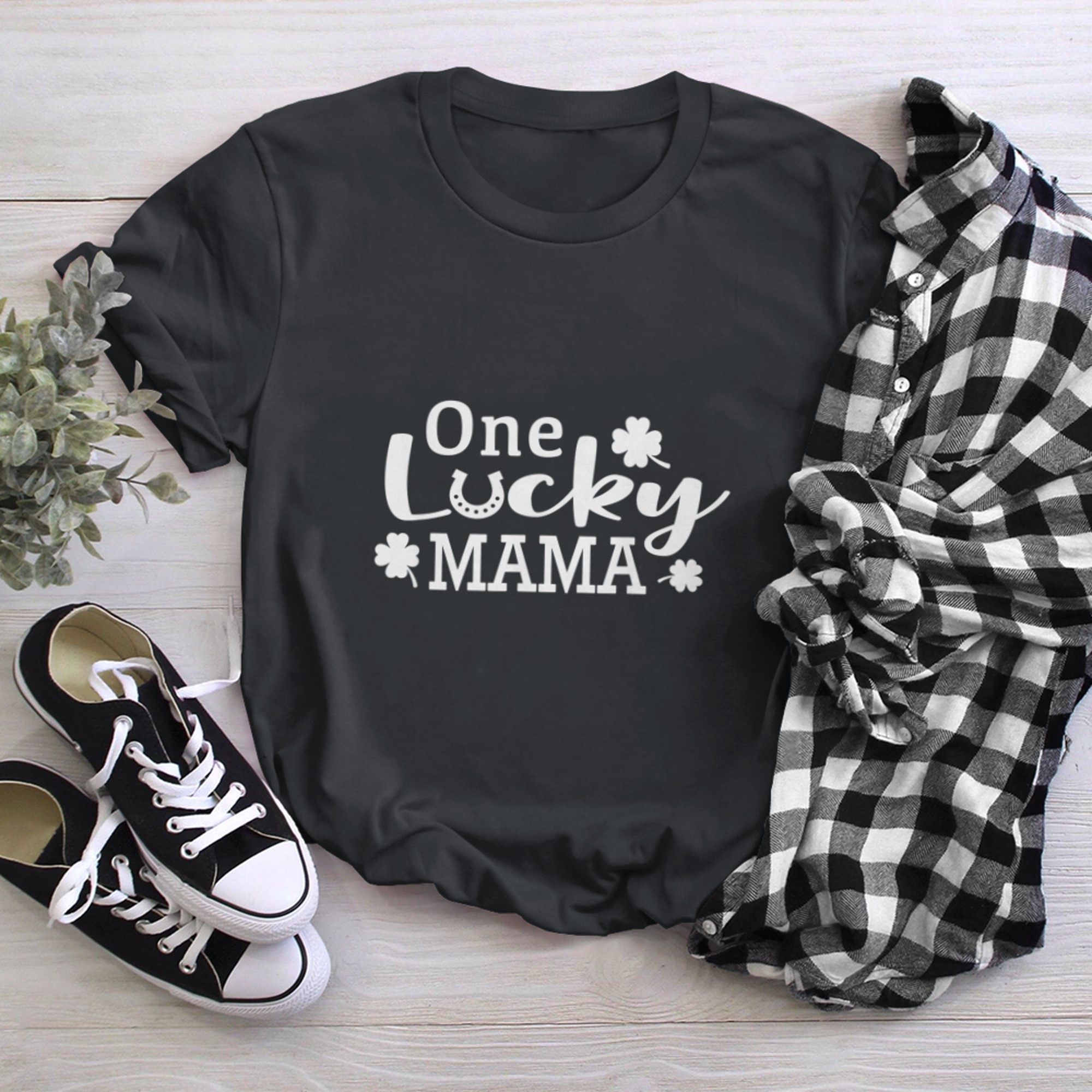 One Lucky Mama - St. Patricks Day T Shirt Mom t-shirt black