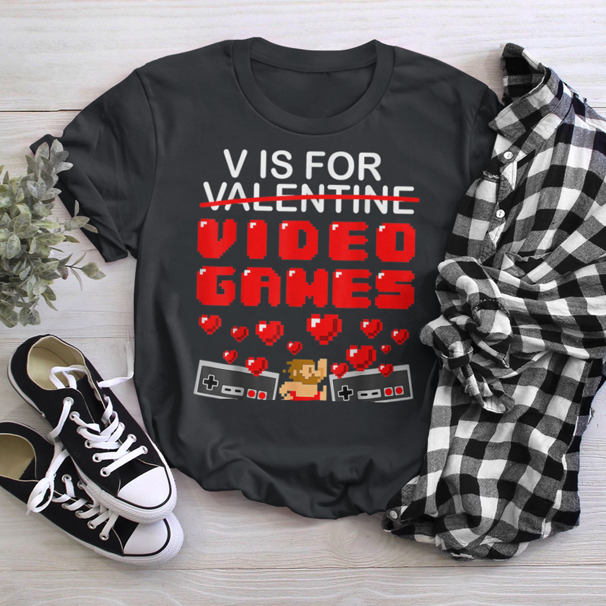 V Is For Video Games Funny Valentines Day Gamer Boy Men (2) t-shirt black