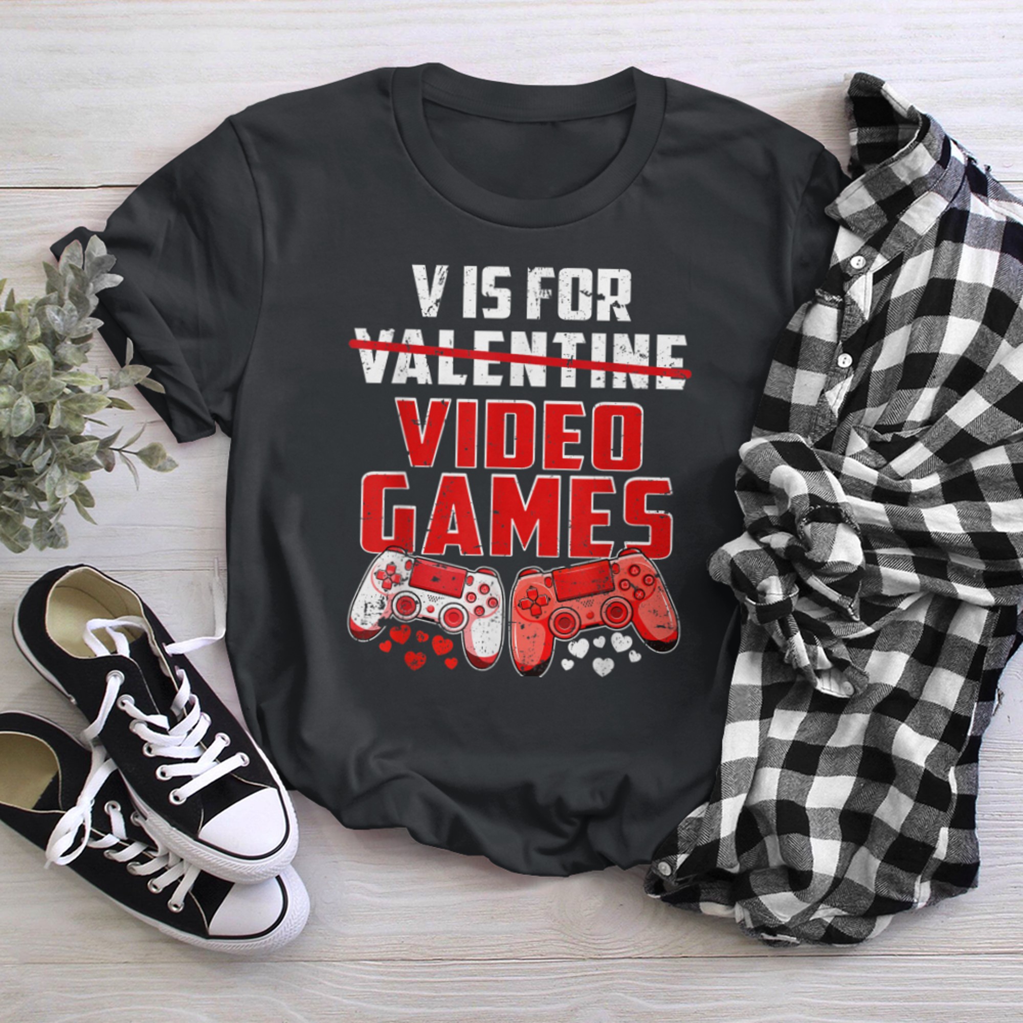 V Is For Video Games Funny Valentines Day Gamer Boy Men (5) t-shirt black