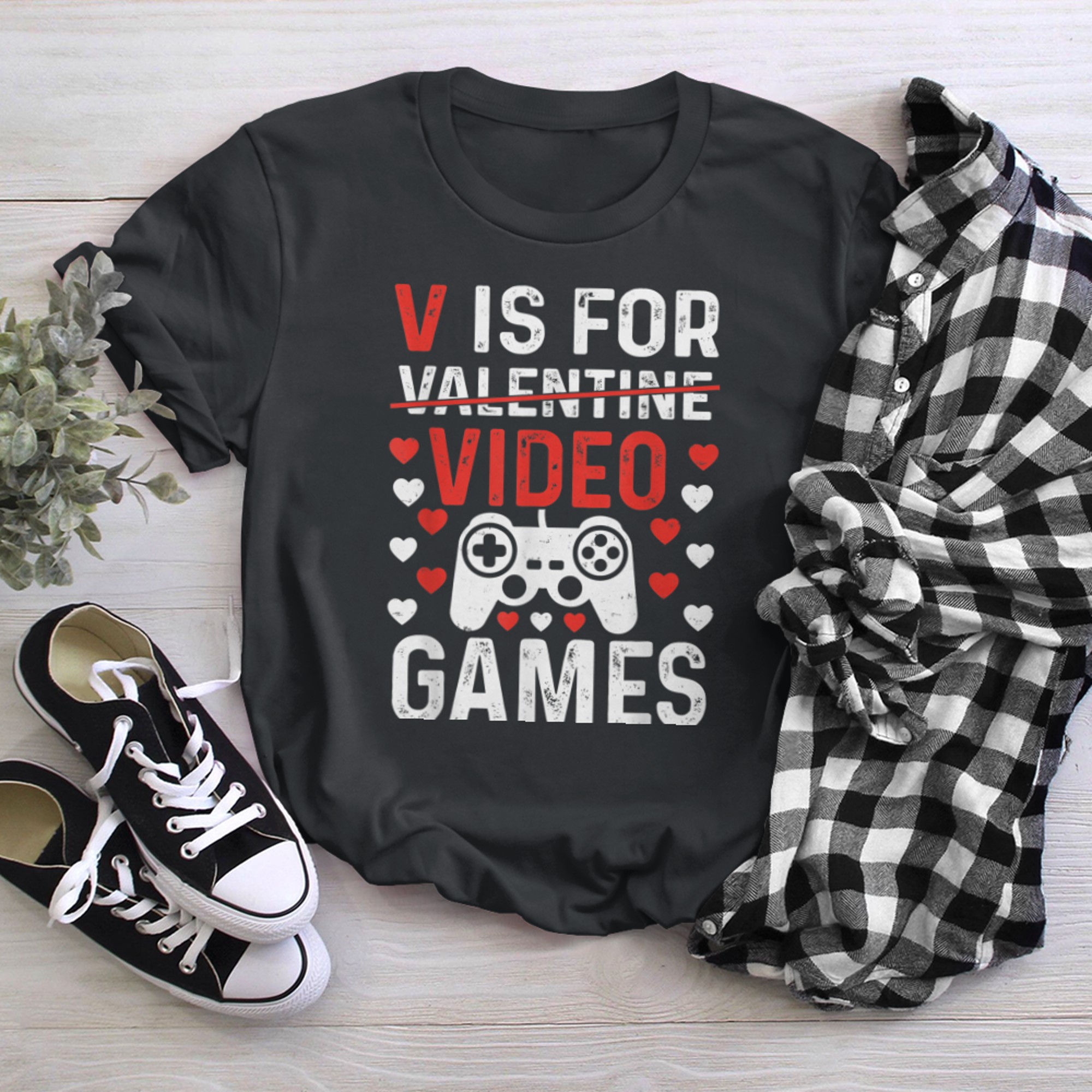 V Is For Video Games Funny Valentines Day Gamer Boy Men (66) t-shirt black