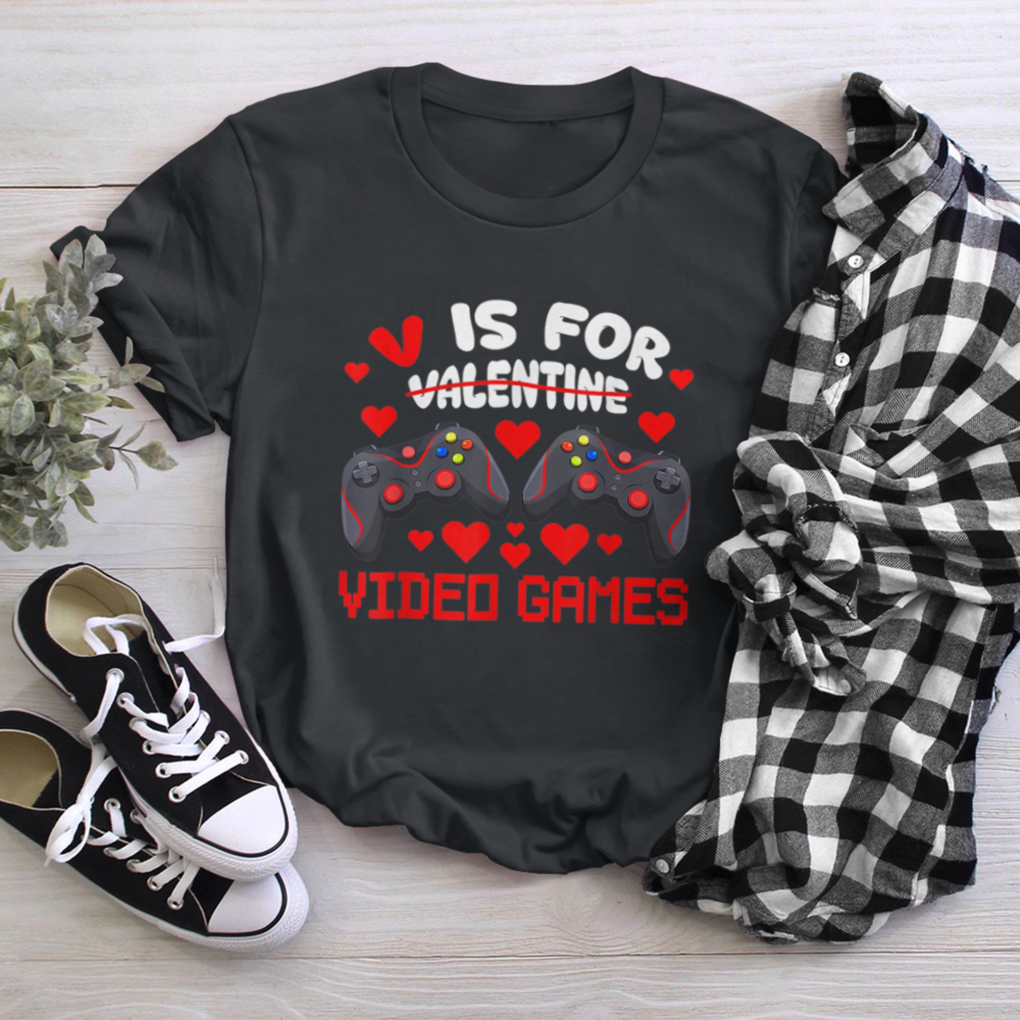 V Is For Video Games Funny Valentines Day Gamer Boy Men (76) t-shirt black