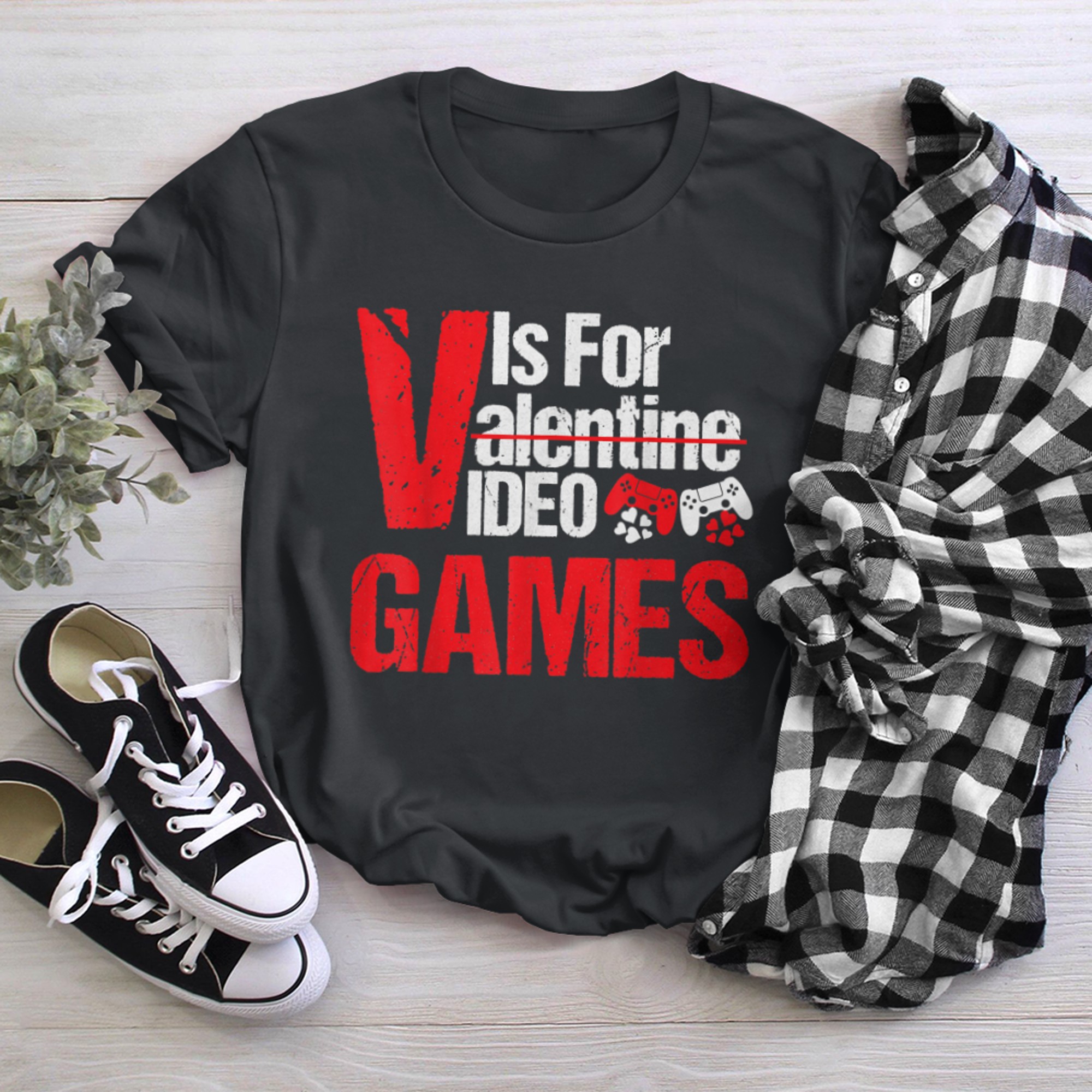 V Is For Video Games Funny Valentines Day Gamer Boy Men (84) t-shirt black