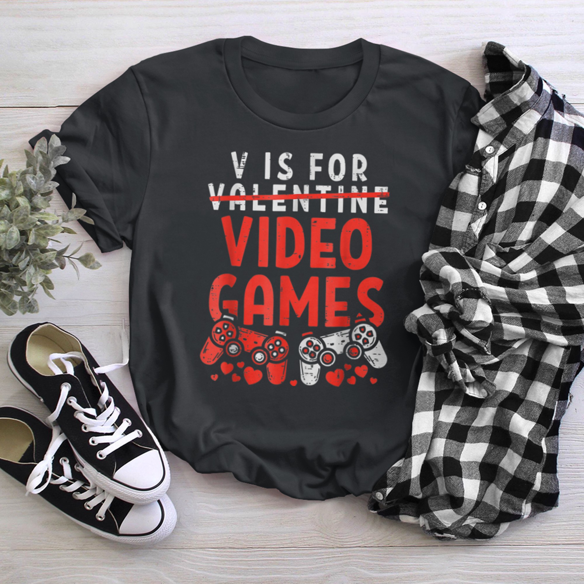 V Is For Video Games Funny Valentines Day Gamer Boy Men (86) t-shirt black