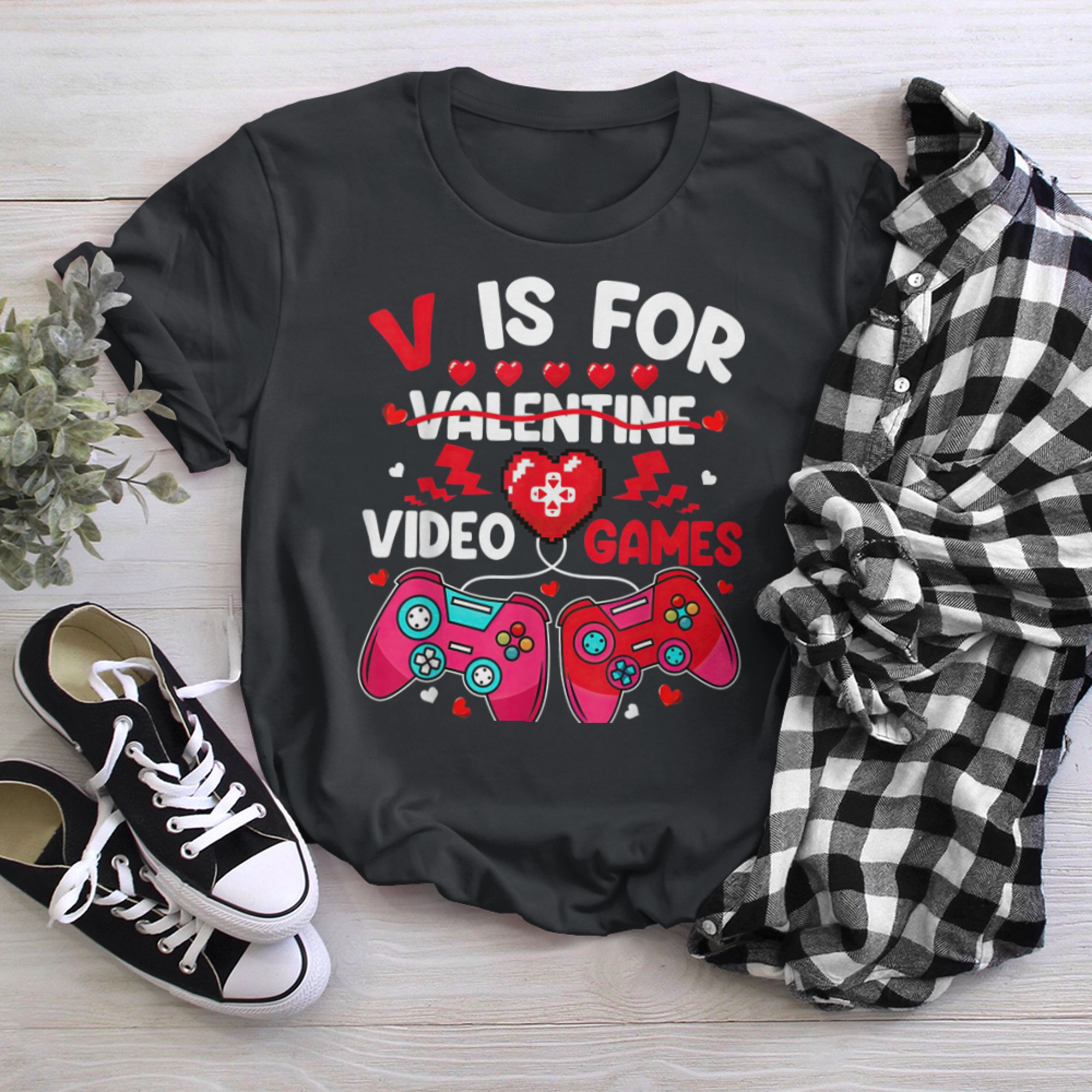 V Is For Video Games Funny Valentines Day Gamer Boy Men Kids (11) t-shirt black