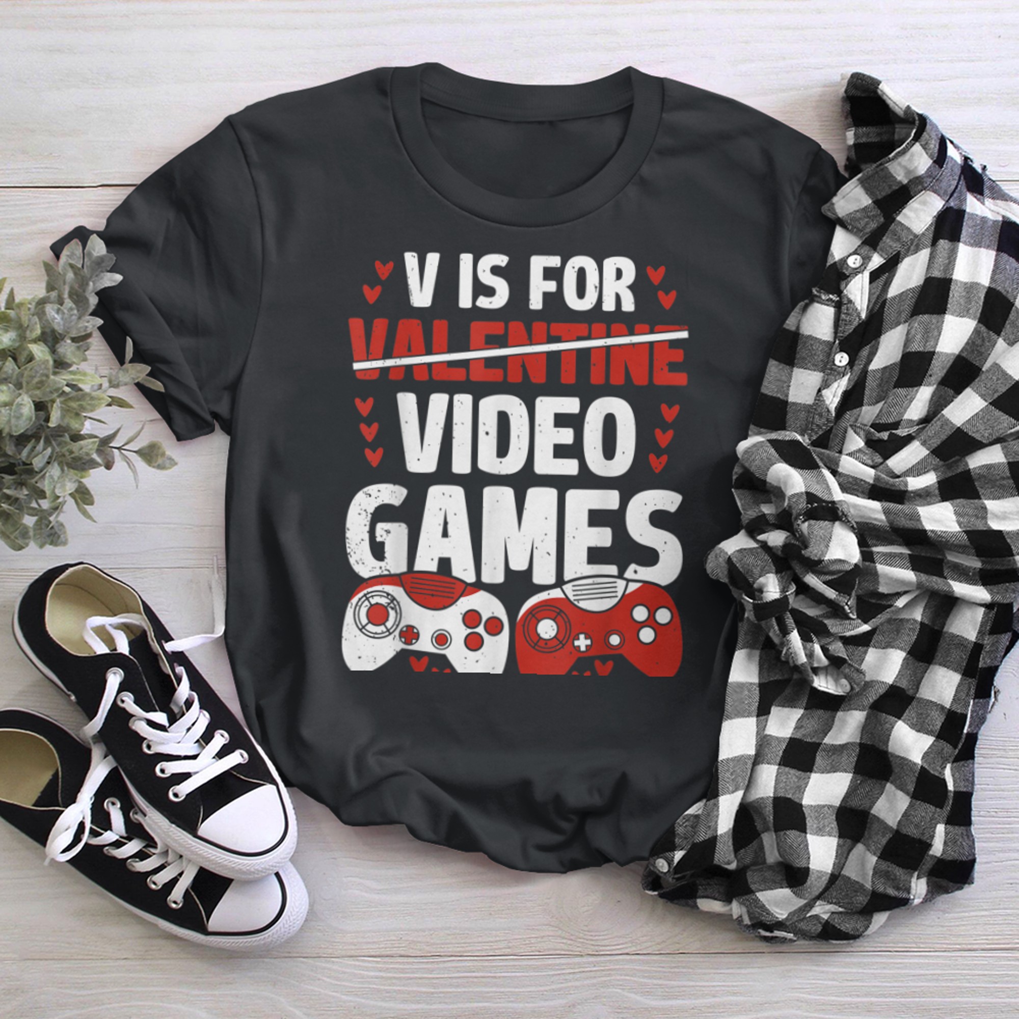 V Is For Video Games Funny Valentines Day Gamer Boy Men t-shirt black