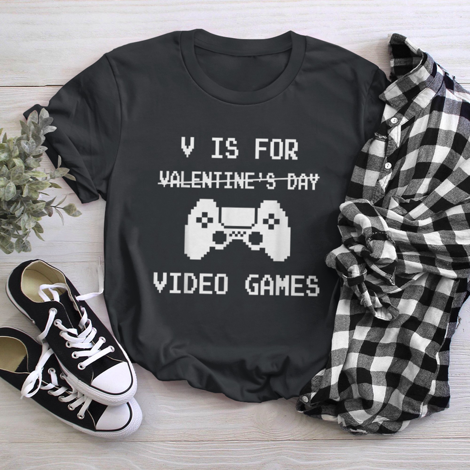 V Is For Video Games Funny Valentines Day Gamer Boys Men (25) t-shirt black