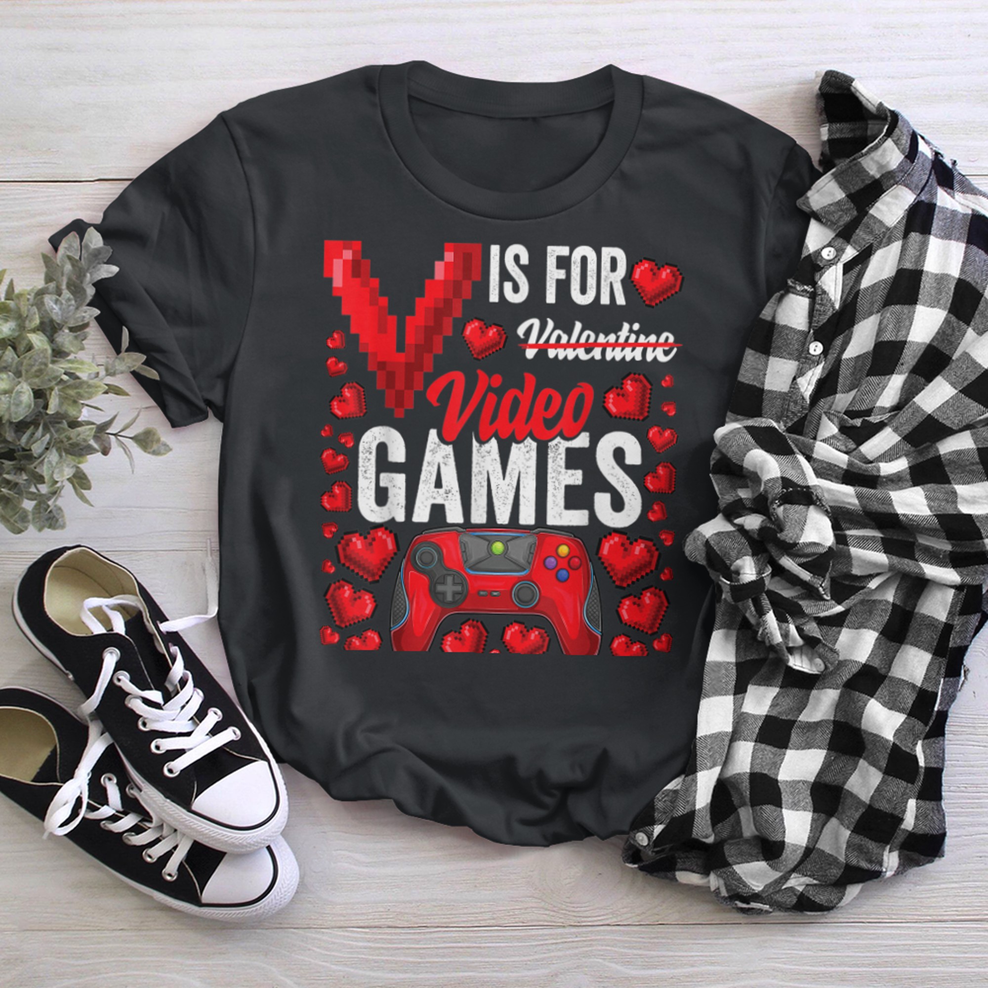 V Is For Video Games Funny Valentines Day Gamer for him Men t-shirt black