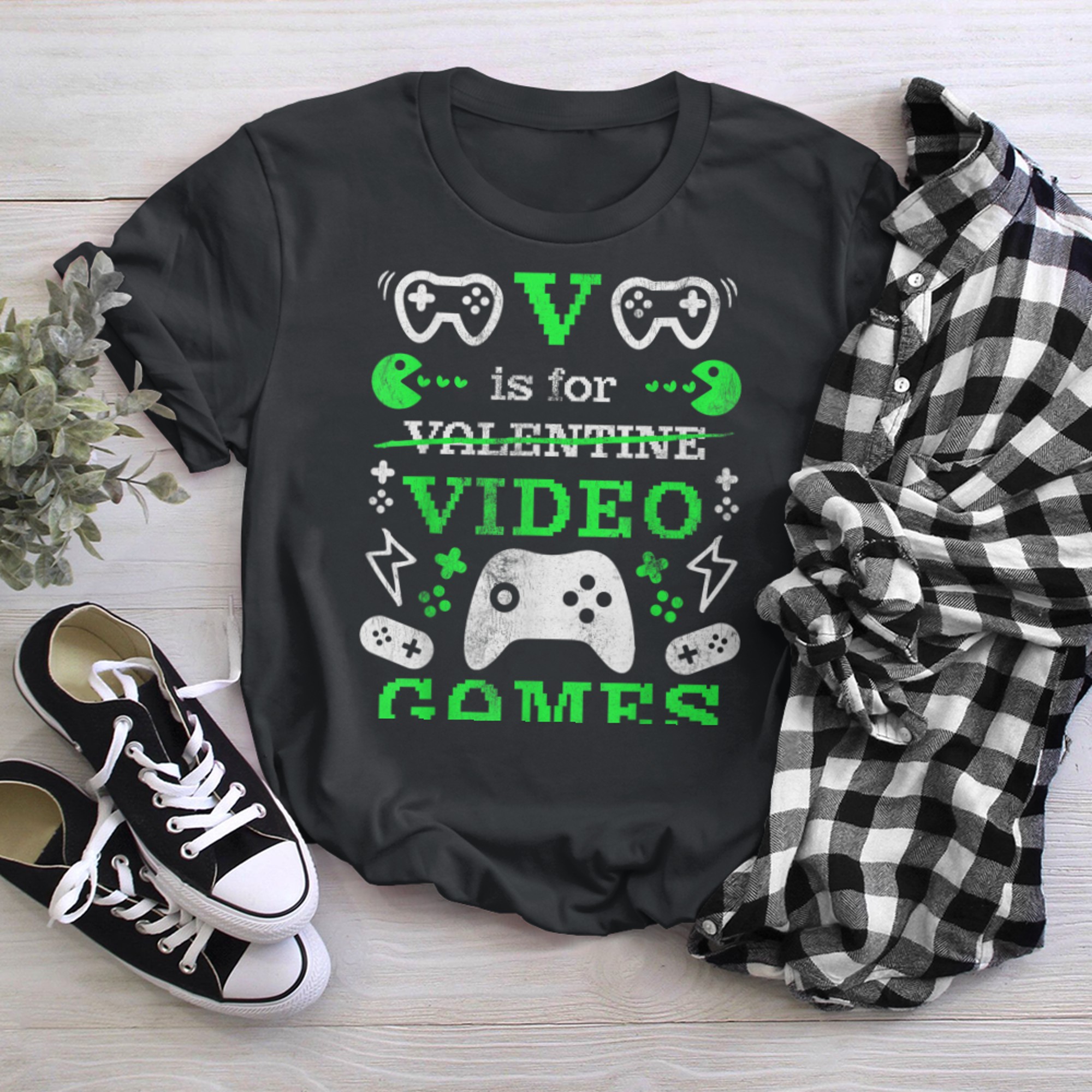 V is for Video Games Valentine Gamer Gaming (1) t-shirt black