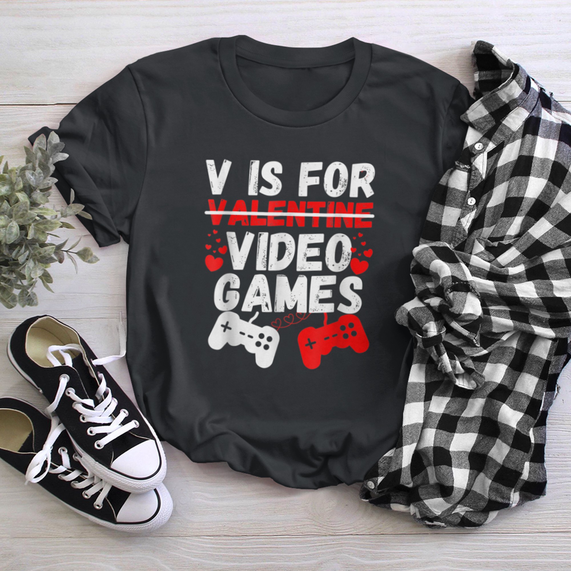 V Is For Video Games Valentines Day Funny Gamer Boy Men (10) t-shirt black