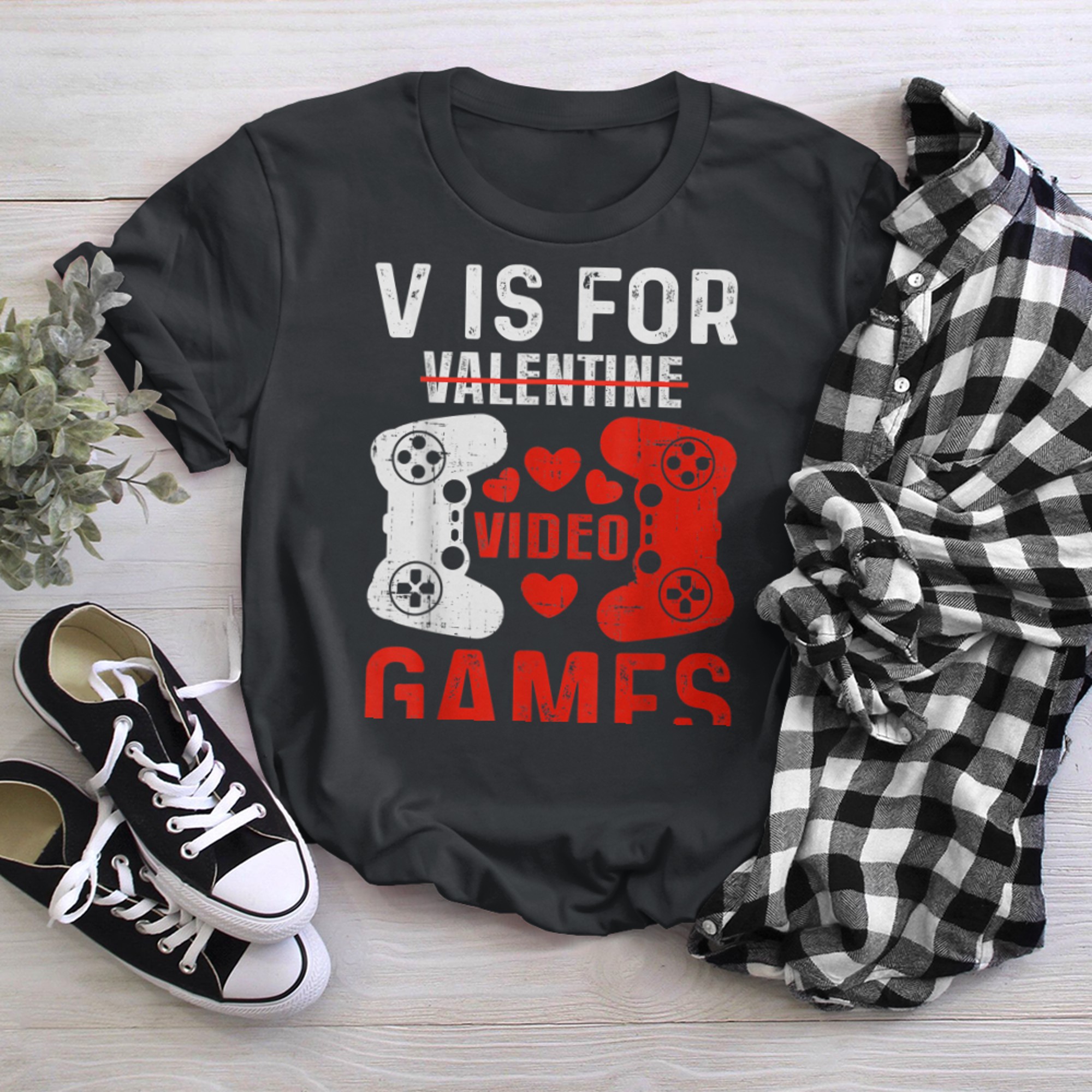 V Is For Video Games Valentines Day Funny Gamer Boy Men (18) t-shirt black