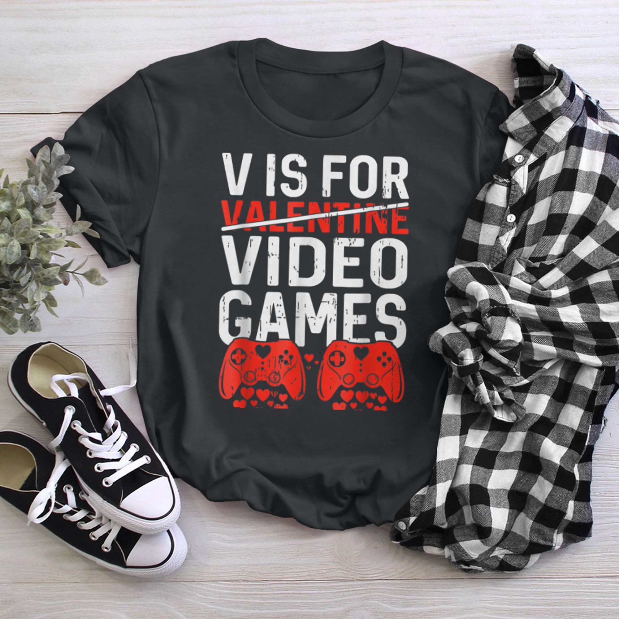 V is for Video Games Valentines Day Gaming Loverss (4) t-shirt black