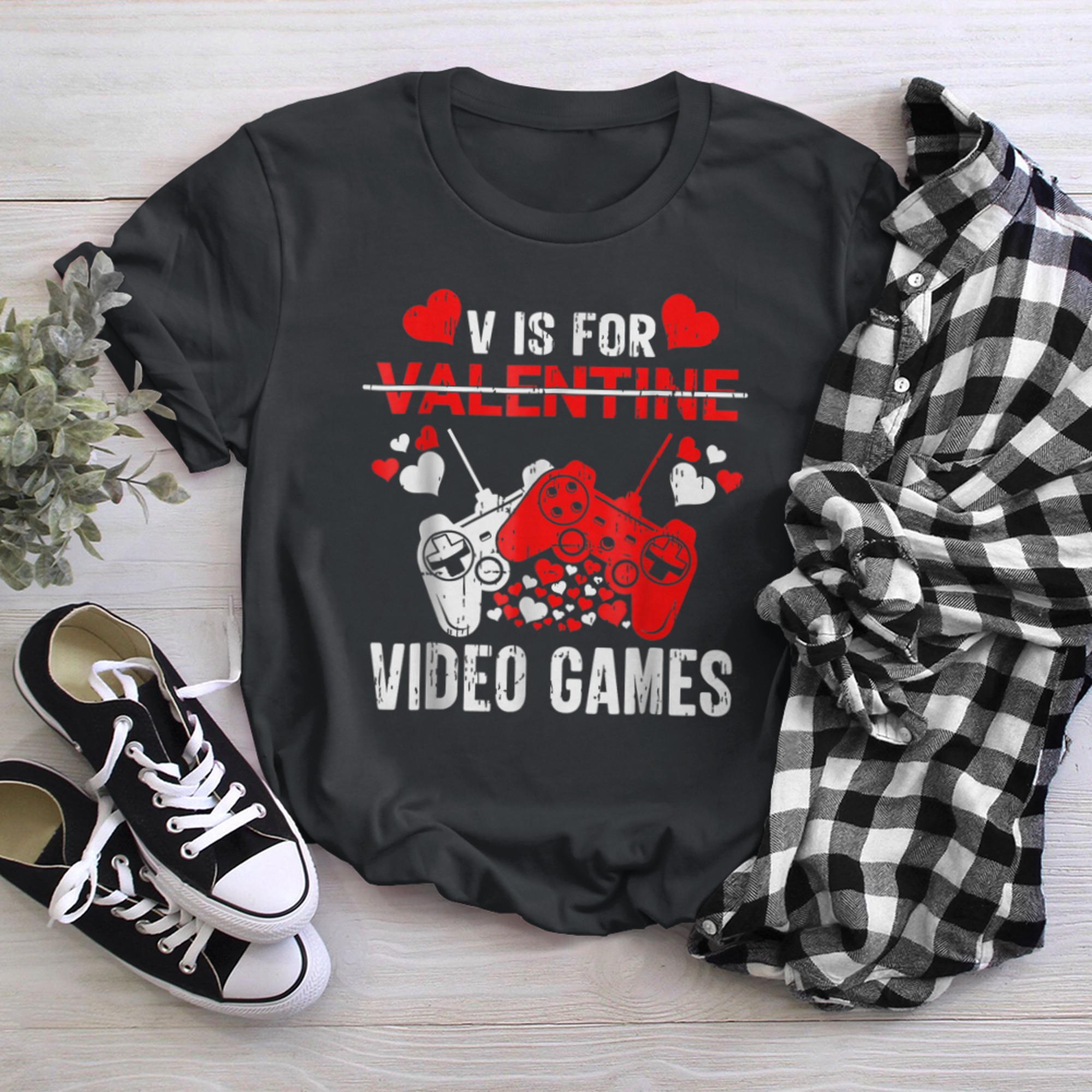 V is for Video Games Valentines Day Gaming Loverss (5) t-shirt black