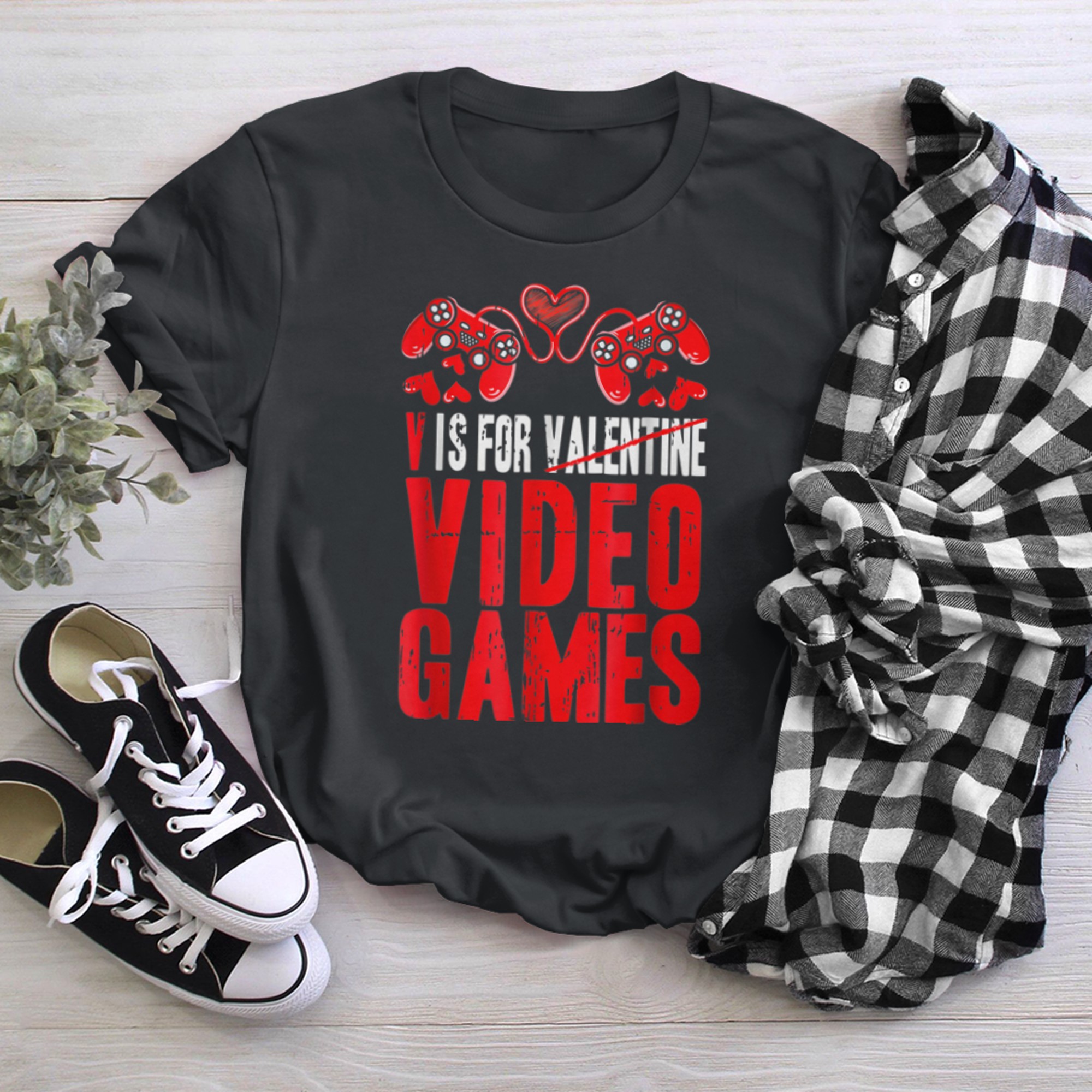 V is for Video Games Valentines Day Gaming Loverss (6) t-shirt black