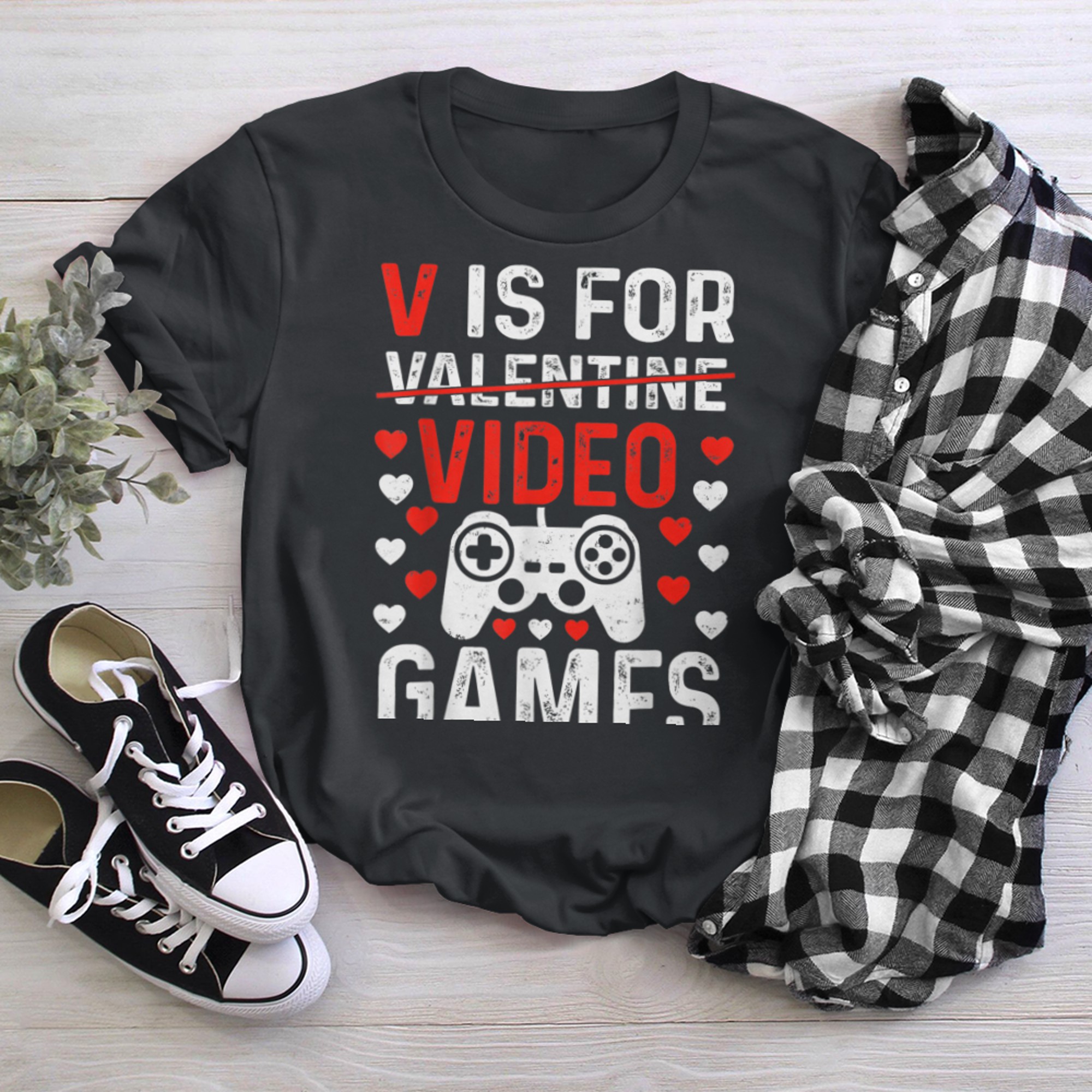 V Is For Video Games Valentines Day Hearts Boys Kids Gaming (1) t-shirt black