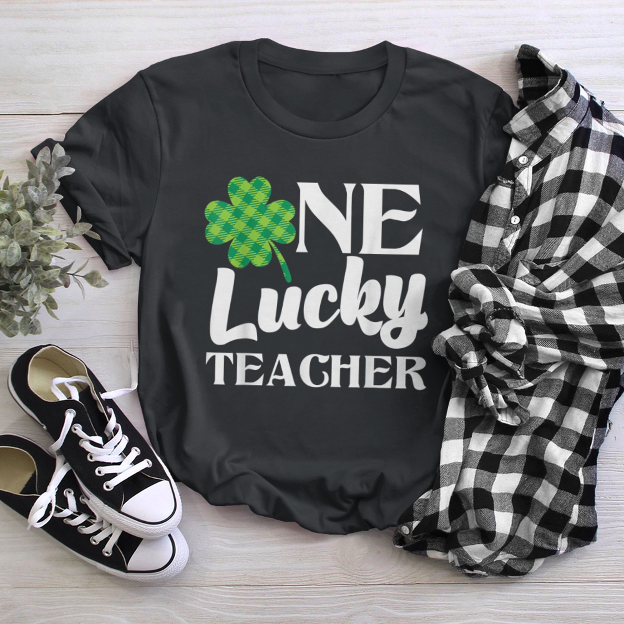 Happy St Patricks Day One Lucky Teacher Lucky Shamrock Irish (1) t-shirt black