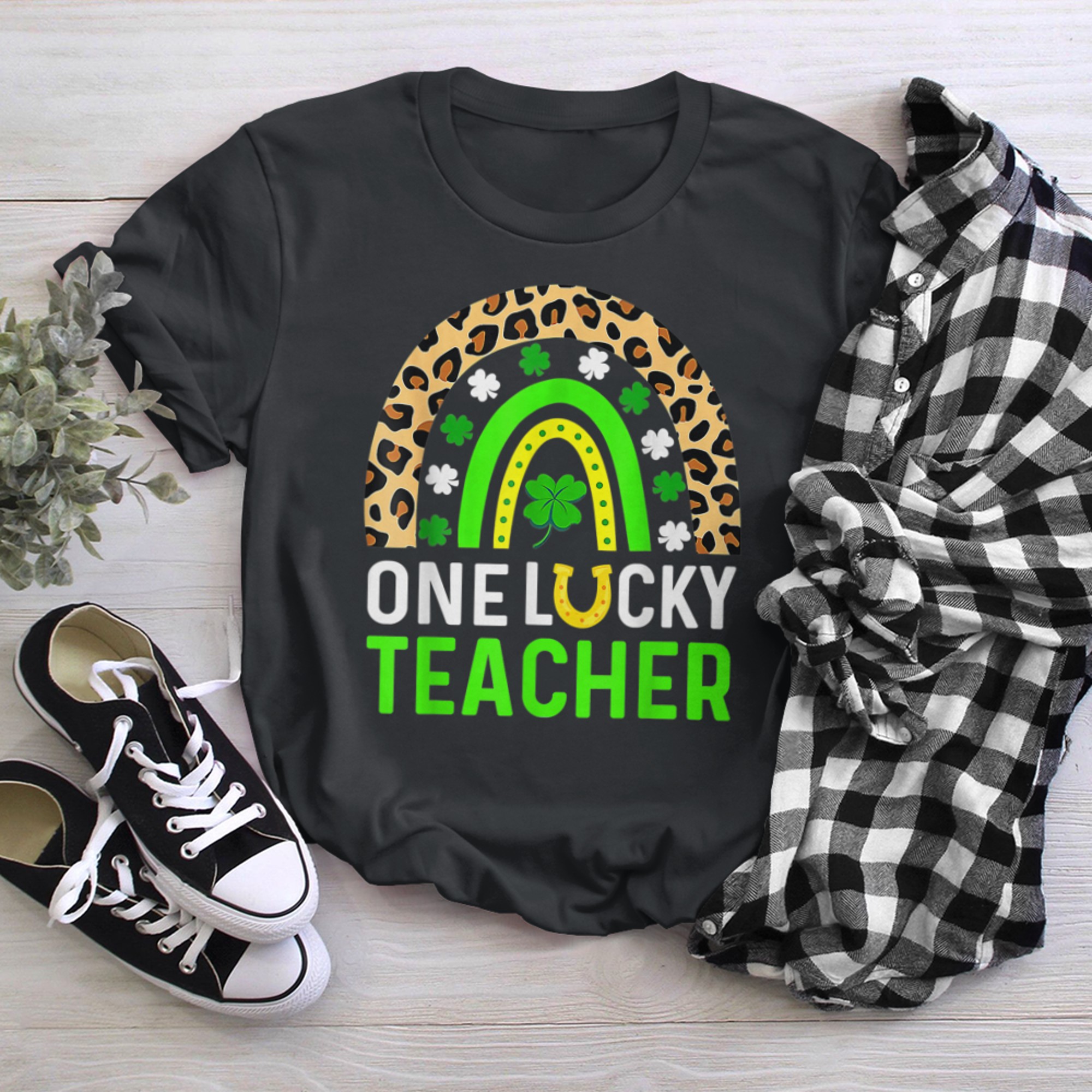 Leopard Shamrock One Lucky Teacher St Patrick's Day 2022 t-shirt black