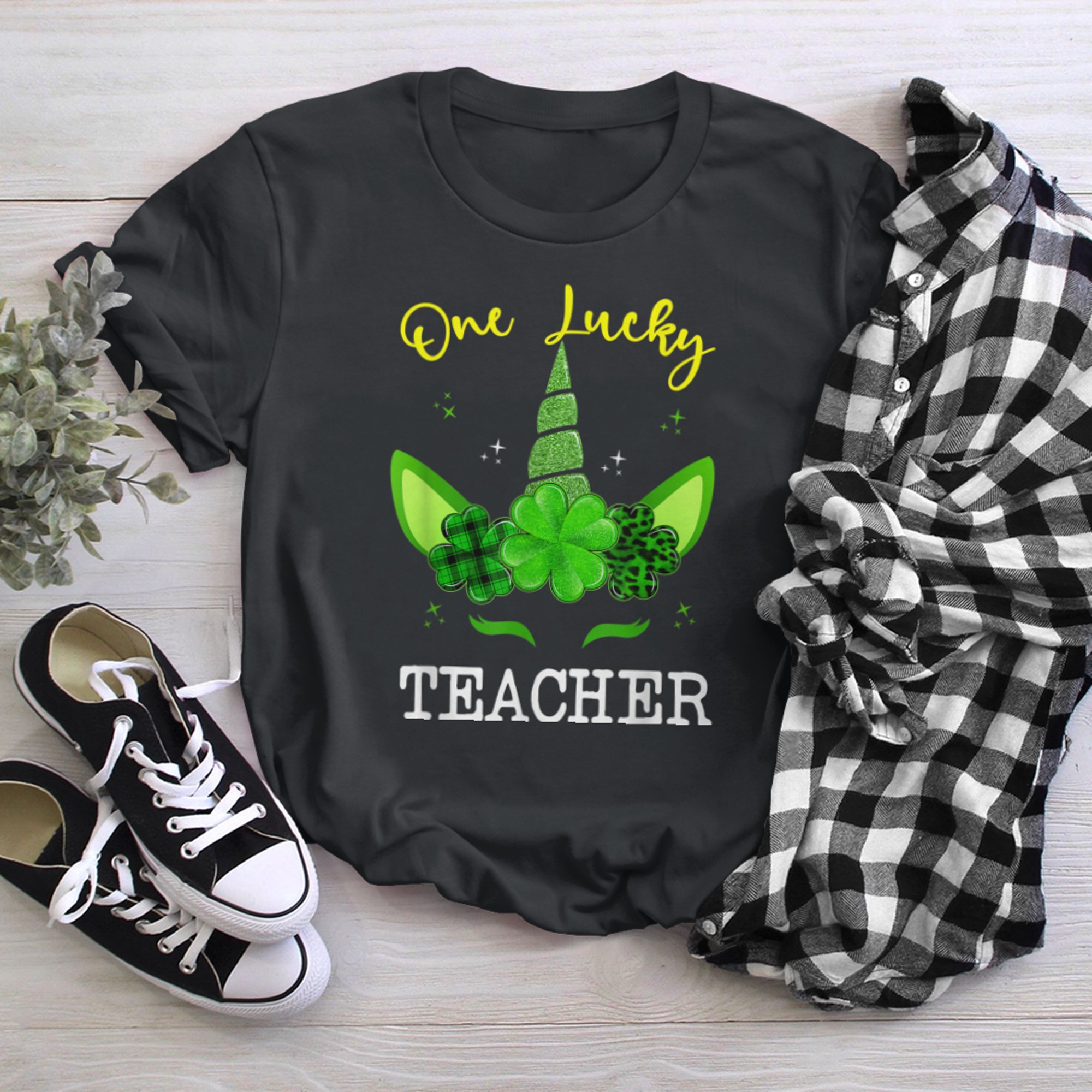 Leopard Shamrock Unicorn One Lucky Teacher St Patricks Day t-shirt black