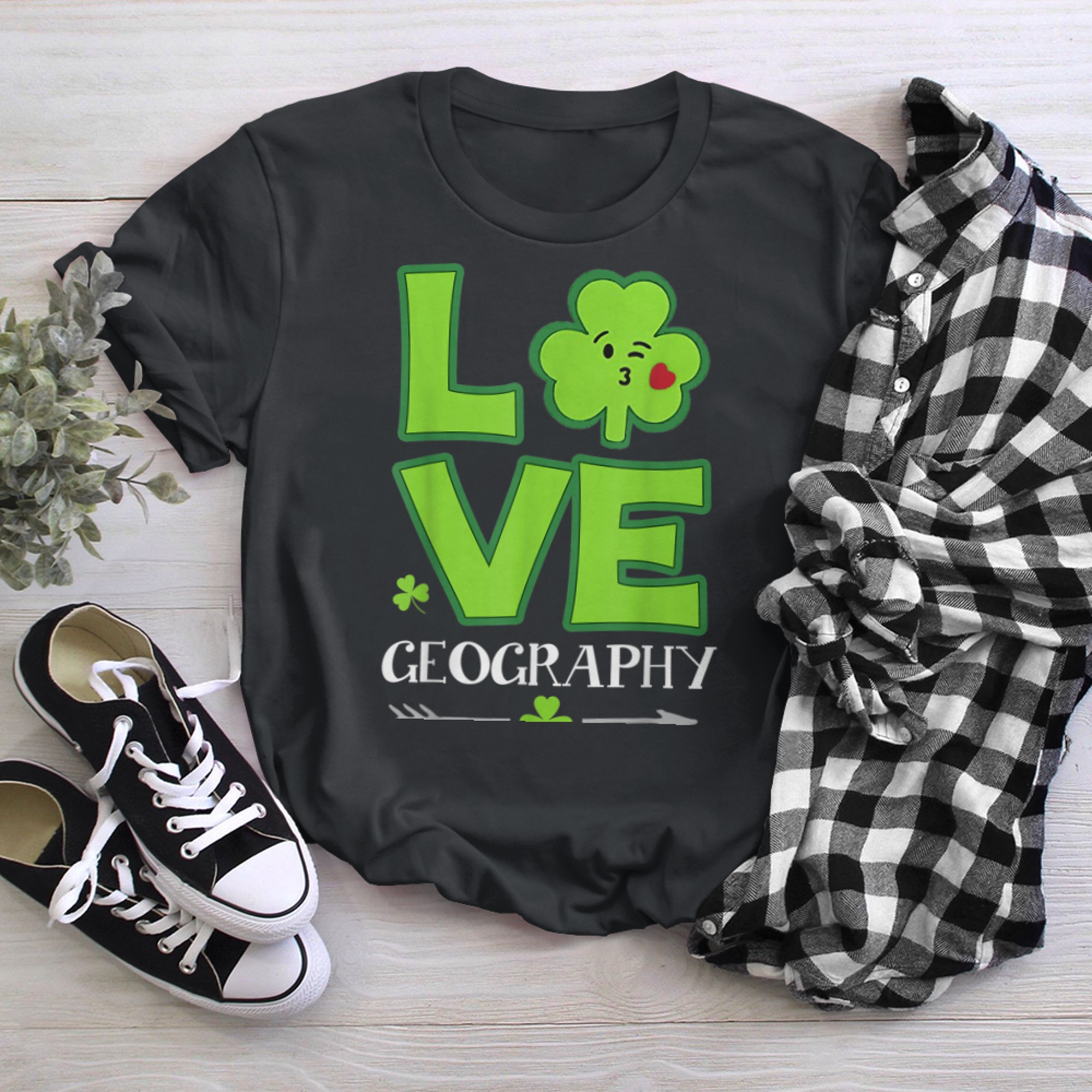 Love Shamrock Geography Teacher Funny St Patricks Day t-shirt black