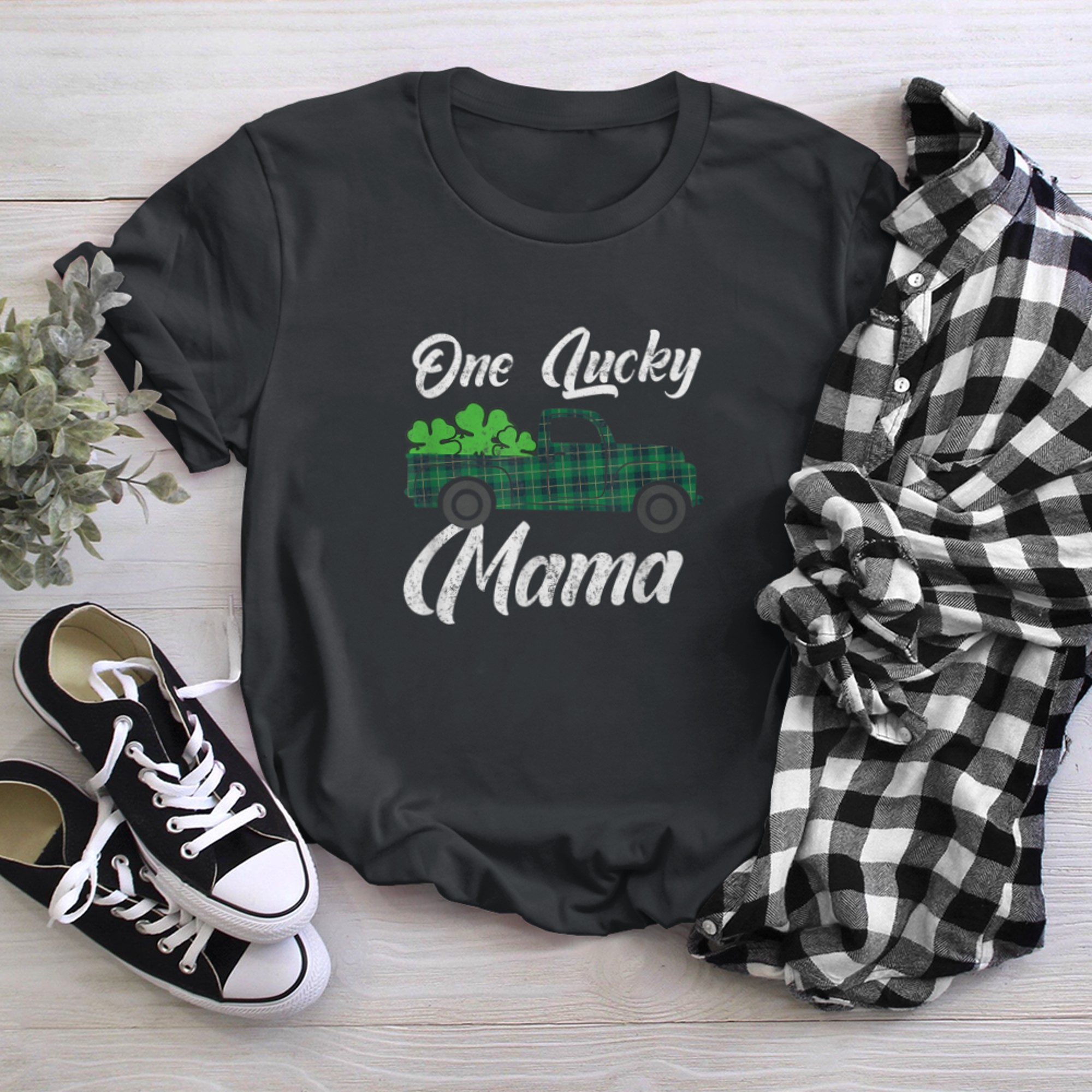 One Lucky Mama Funny Truck Shamrock St. Patrick's Day Shirt t-shirt black