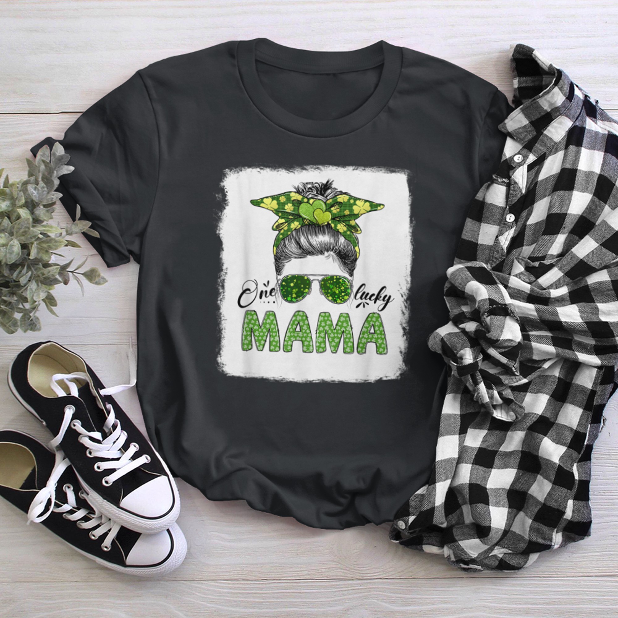 One Lucky Mama Messy Bun Shamrock St Patricks Day Irish t-shirt black