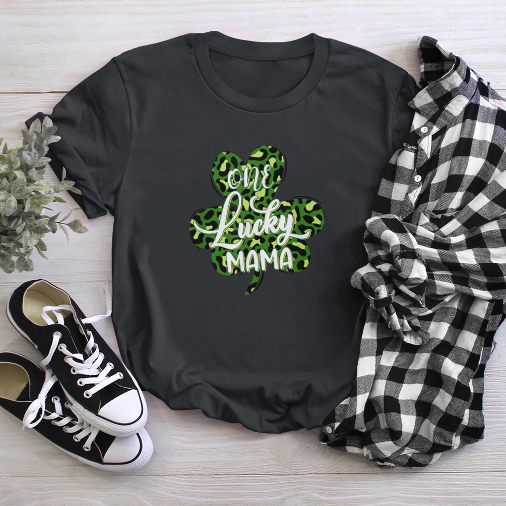 One Lucky Mama Shamrock Leopard Plaid Clover St Patricks Day t-shirt black