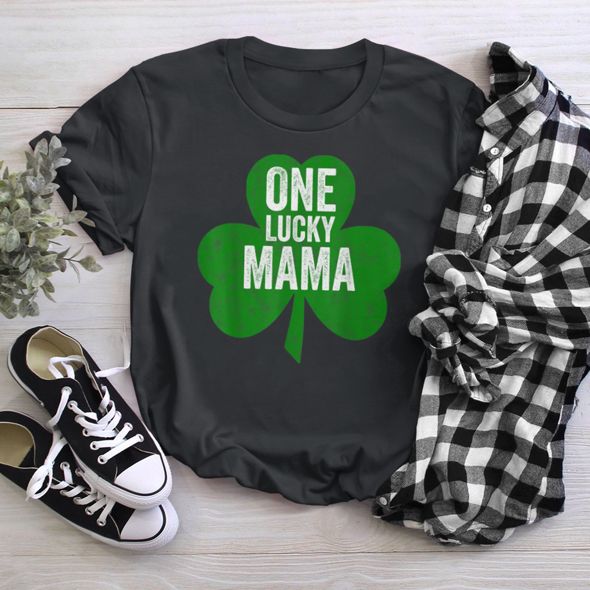 One Lucky Mama Shirt Funny Saint Patricks Day (1) t-shirt black