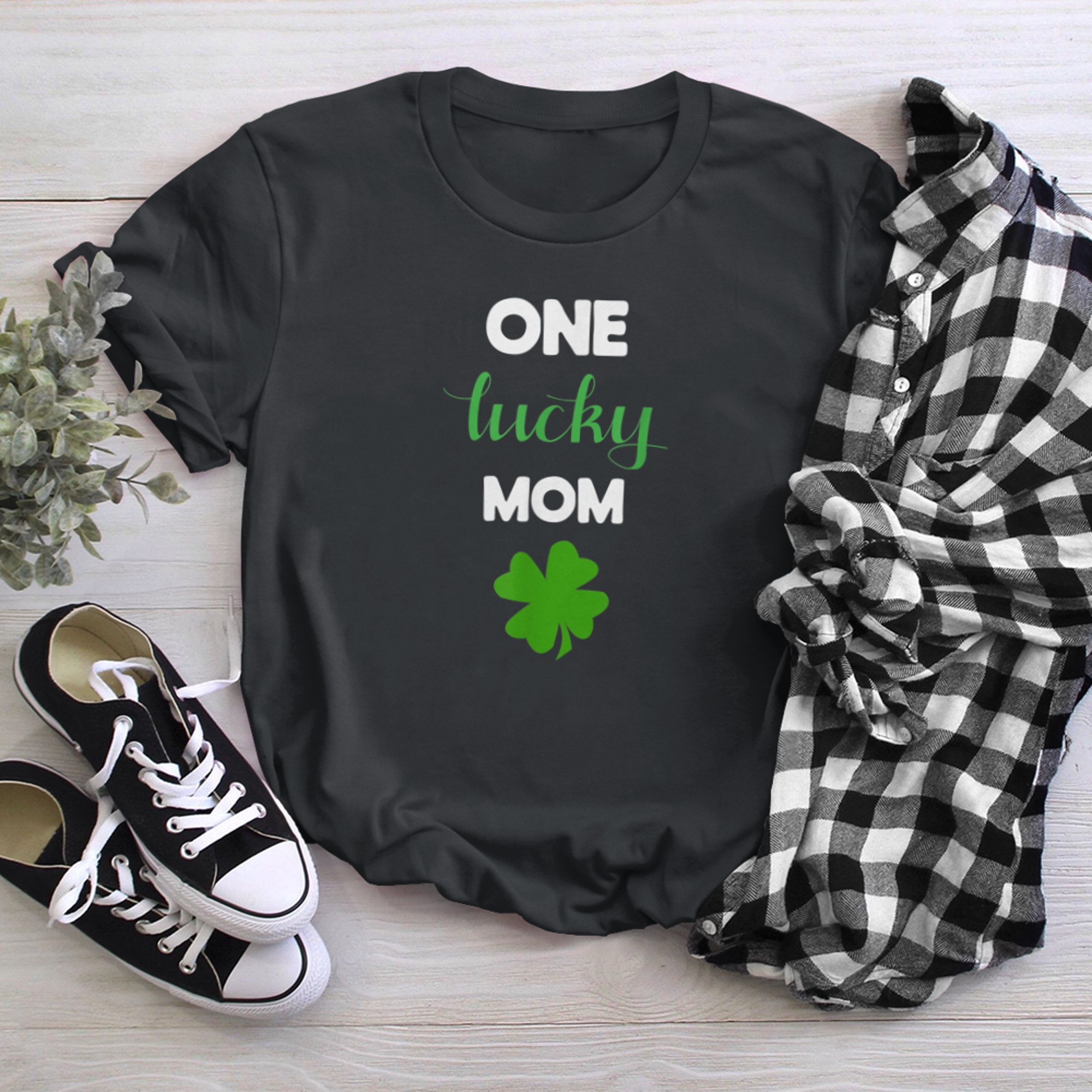 One Lucky Mom Matching Family St. Patrick's Day t-shirt black