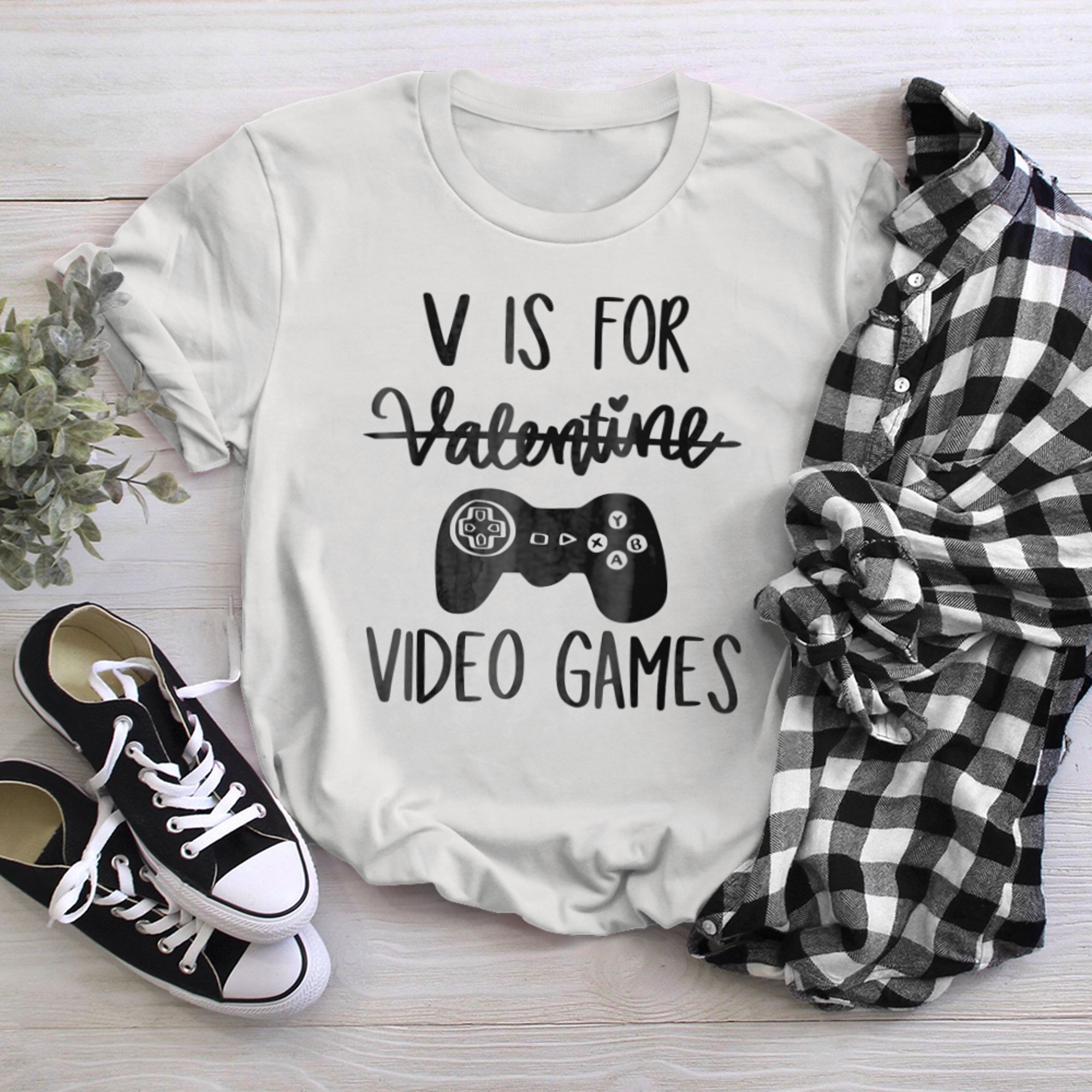 V Is For Video Games Funny Valentines Day Gamer Boy Men (12) t-shirt white