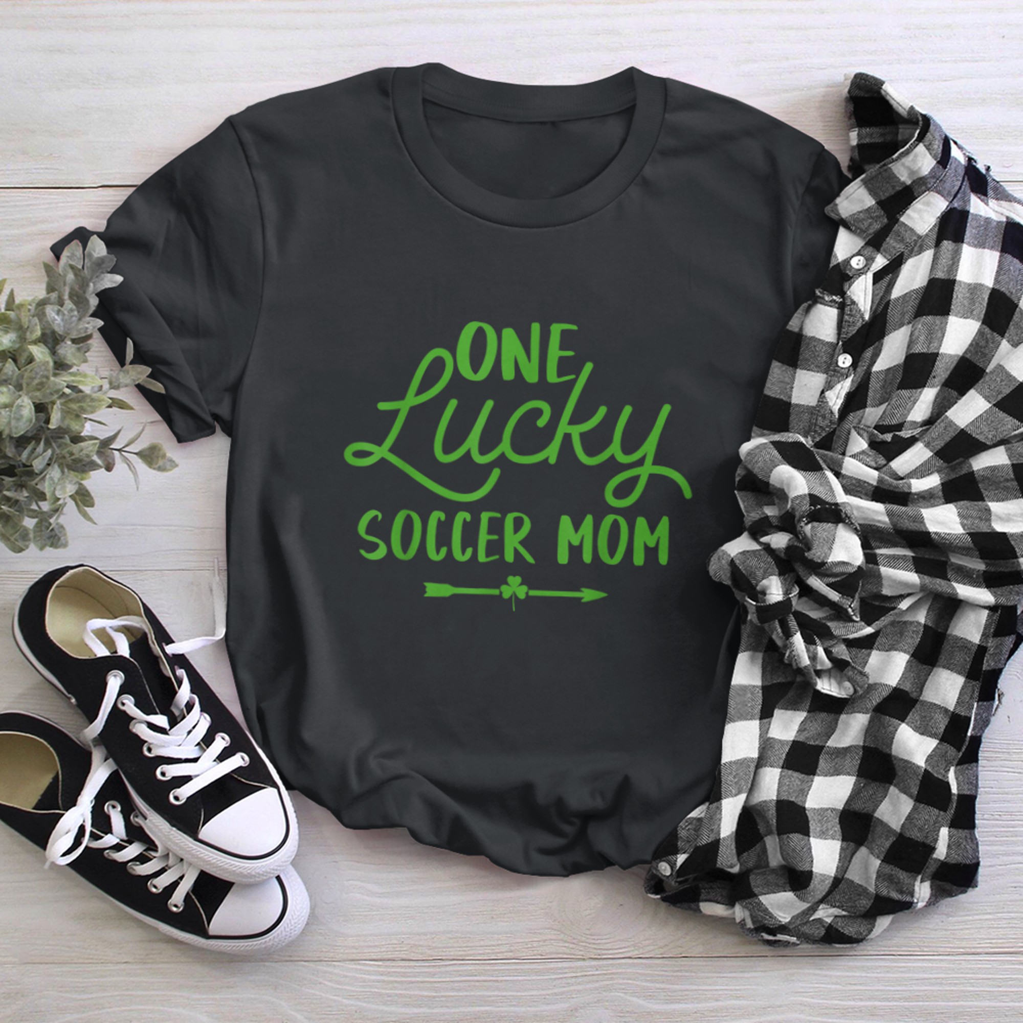 One Lucky Soccer Mom St Patrick's Day Irish Lucky Soccer Mom t-shirt black