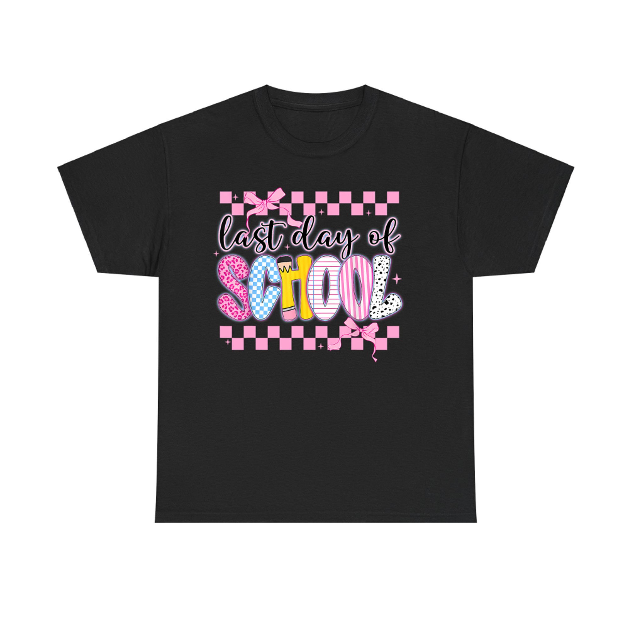 Last Day of School Coquette Aesthetic Pink Bow Checkerboard Design T-Shirt