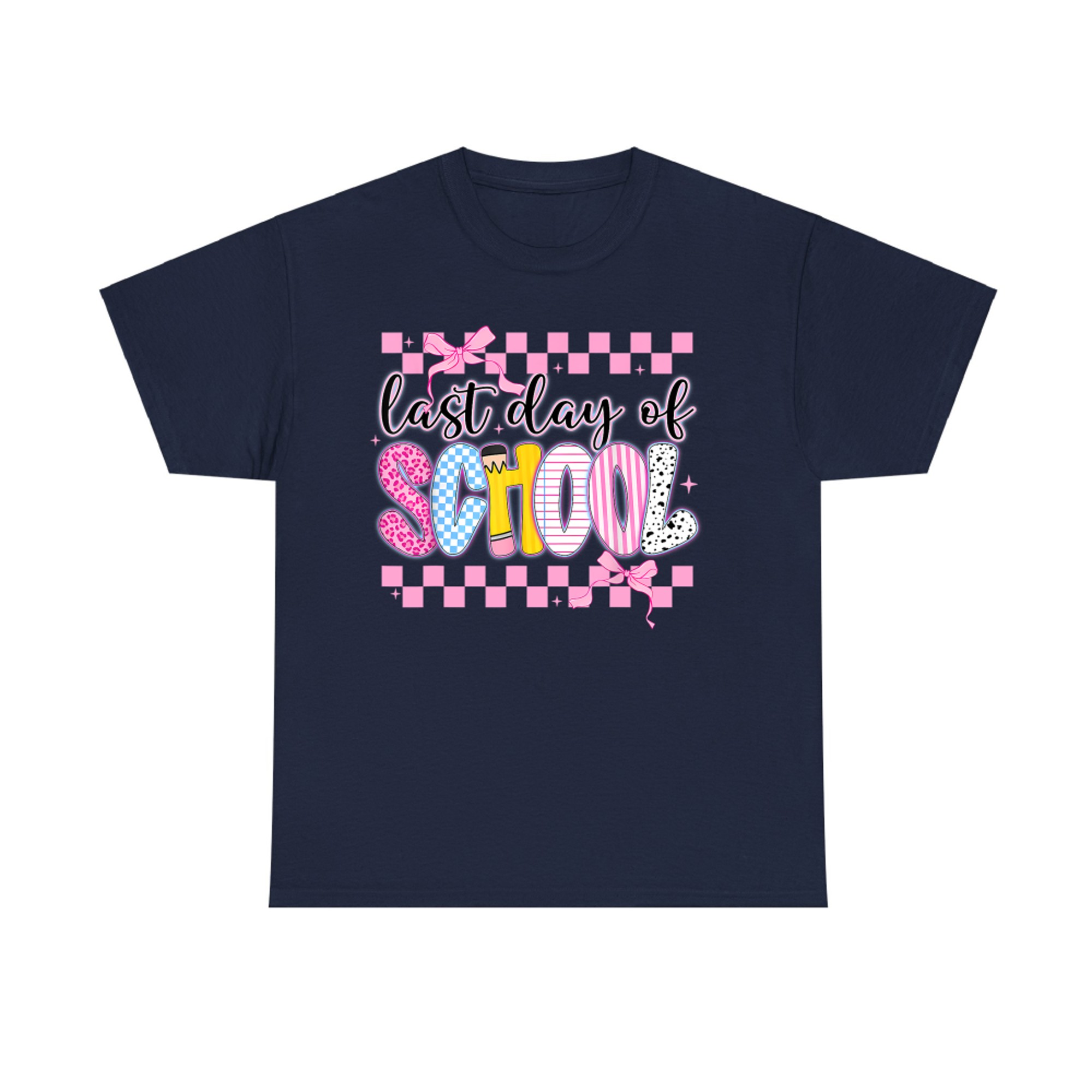 Last Day of School Coquette Aesthetic Pink Bow Checkerboard Design T-Shirt